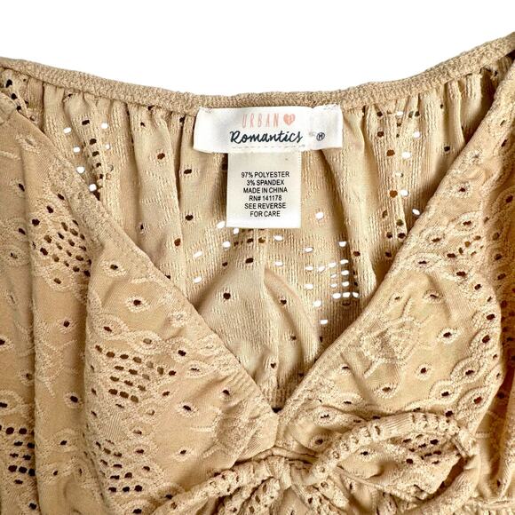 Urban Romantics Coquette Eyelet Crop Top Sz M Puff Sleeve Beige Cottagecore - Picture 3 of 5